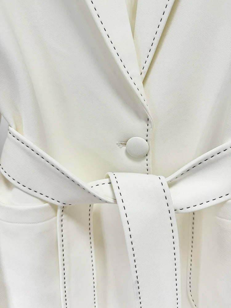 Conjunto de Alfaiataria: Blazer Acinturado com Cinto e Calça Reta