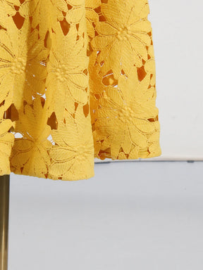 Conjunto de Duas Peças  – Bordado Fino com Saia Longa e Blusa Solta