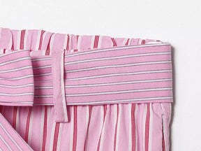 Conjunto Listrado com Top Laço e Calça de Alfaiataria – Elegância Leve para o Verão