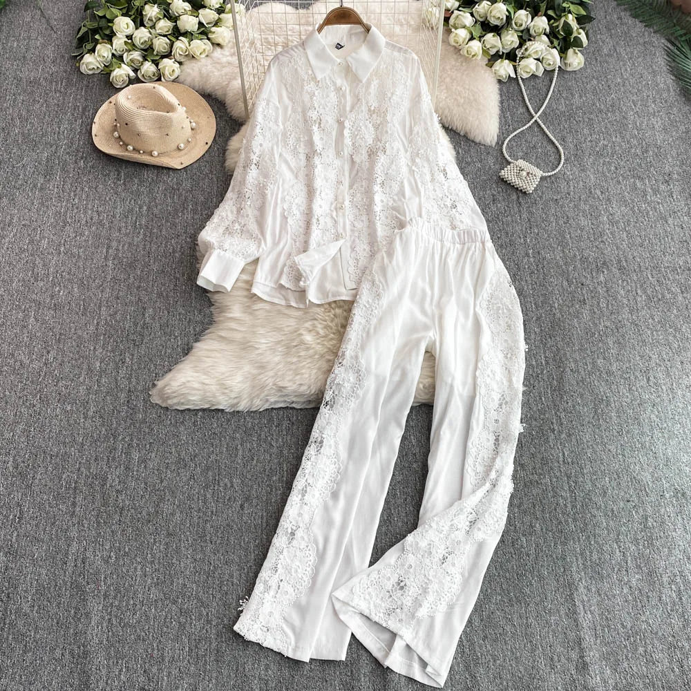 Conjunto bordado delicado - Calça e camisa