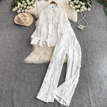 Conjunto bordado delicado - Calça e camisa