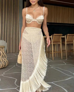 Conjunto de Biquíni com Saia de Praia e Franjas de Crochê