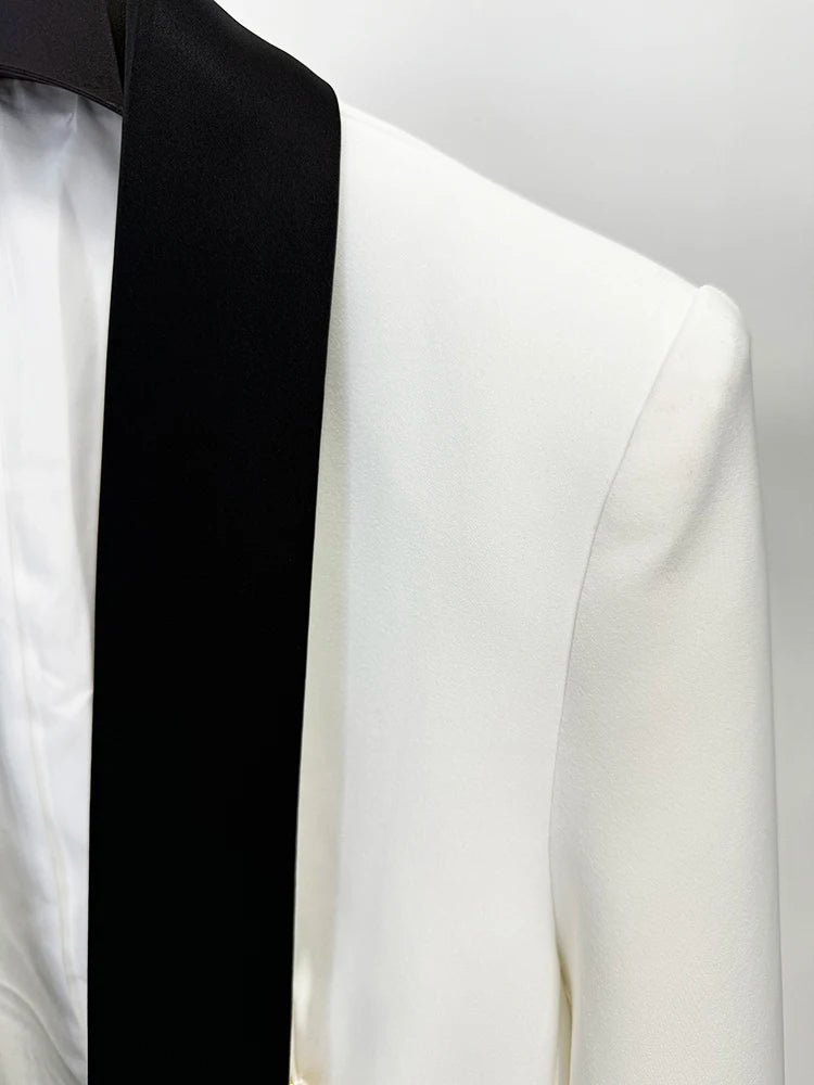 Blazer de Alfaiataria Escultural Bicolor com Gola Xale