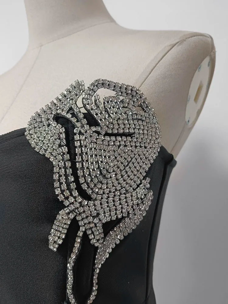 Vestido Bordado á Mão – Estilo e Elegância