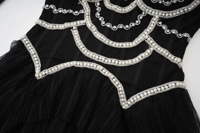 Vestido Longo - Luxo, com Bordado Feito à Mão e Saia em Camadas de Tule