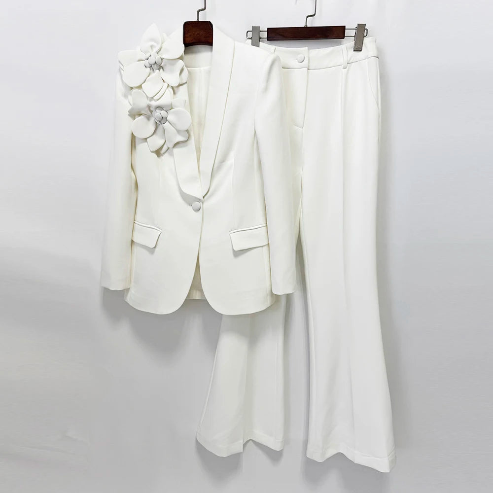 Conjunto de Alfaiataria 2 Peças: Blazer com Aplicação de Flor 3D e Calça