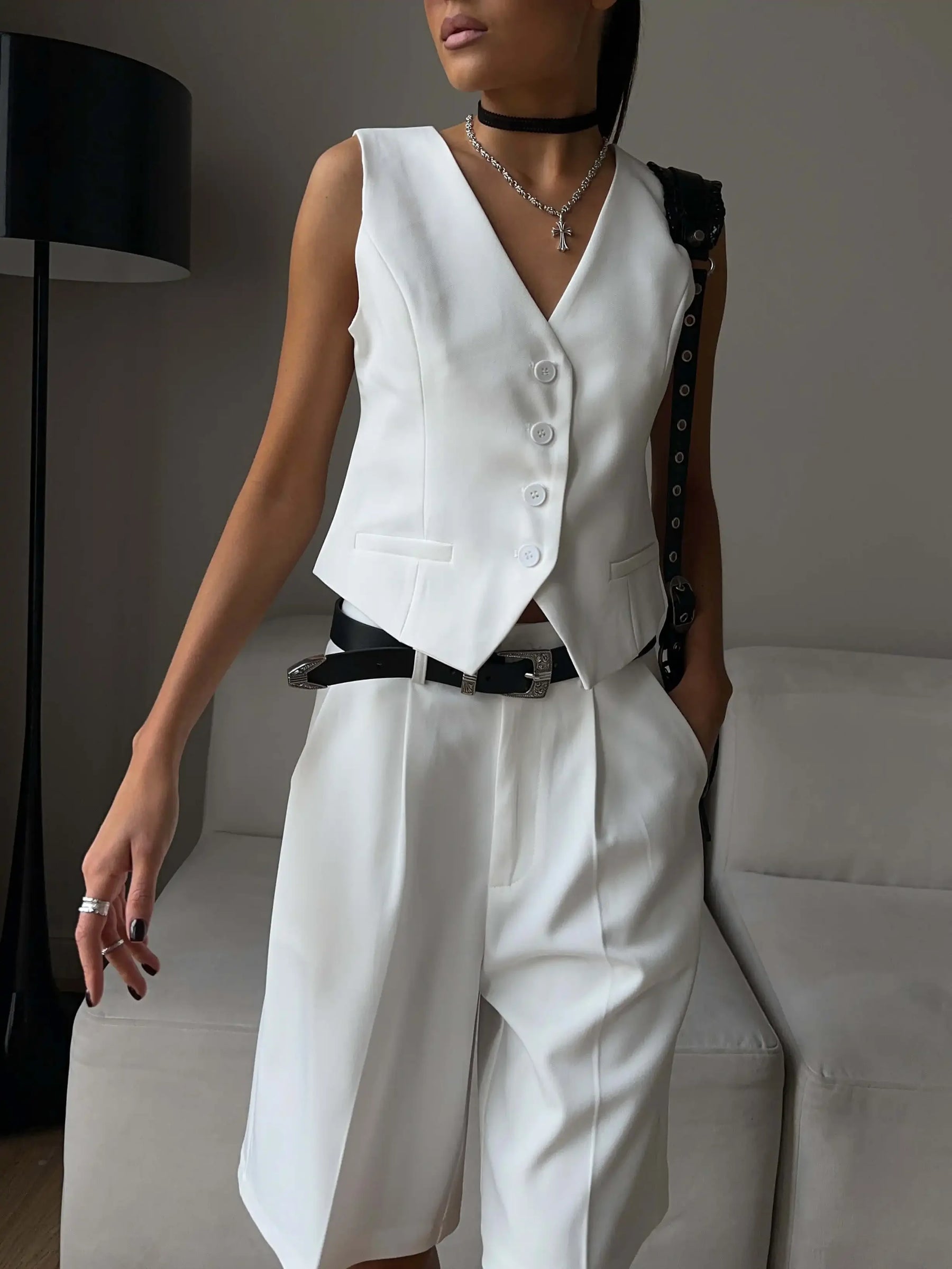 Conjunto Alfaiataria bermuda e colete elegante