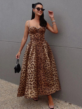 Vestido Longo Bodycon com Pedrarias e Alças Finas