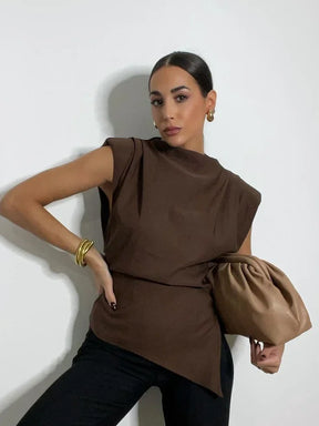 Regata Elegante com Ombreiras e Gola Redonda – Look Sofisticado