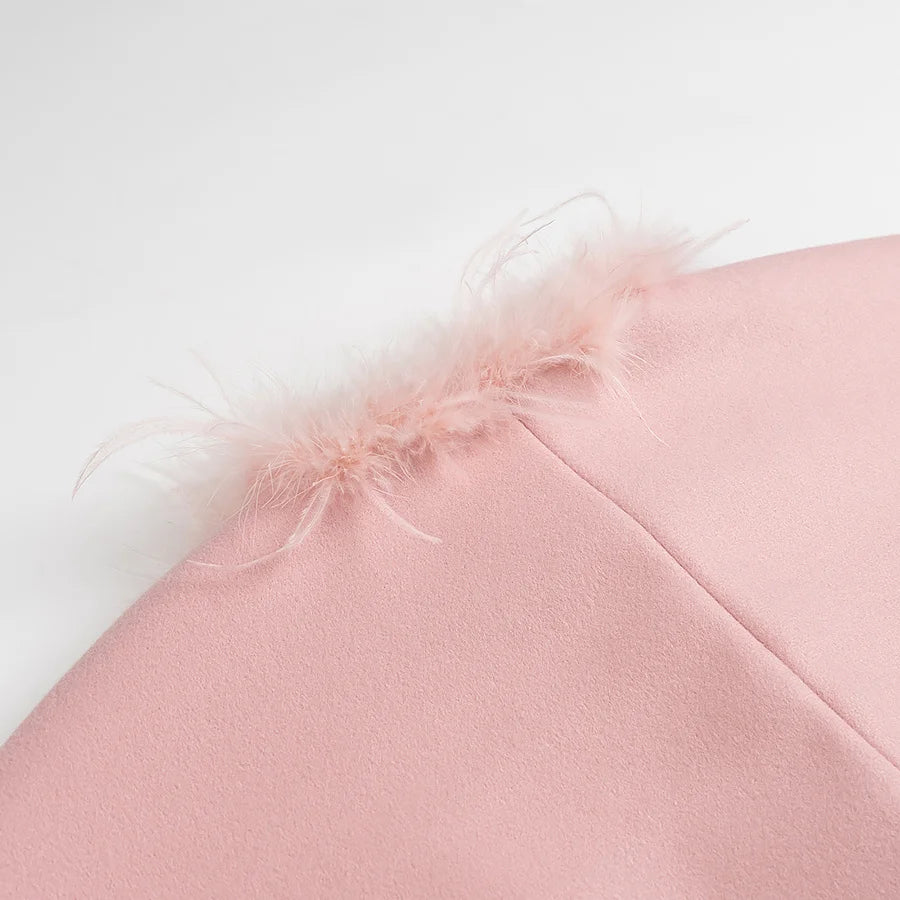 Casaco Longo Clássico: Elegância em Lã e Modelagem Ajustada