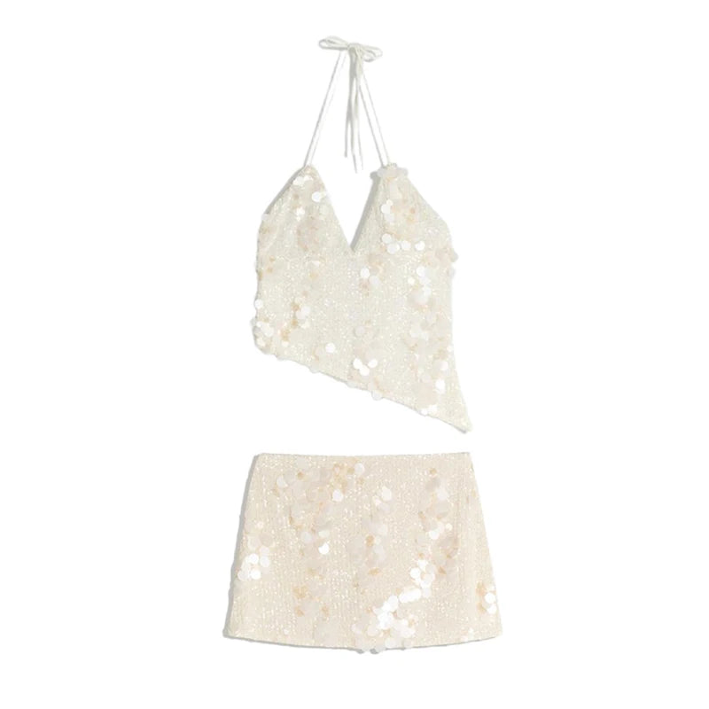 Conjunto com Saia Mini Brilhante e Top Halter Bordado à Mão