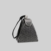 Bolsa Triangular Pedras Efeito Metálico