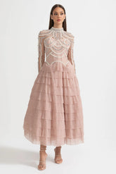 Vestido Longo - Luxo, com Bordado Feito à Mão e Saia em Camadas de Tule