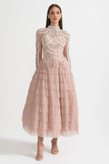 Vestido Longo - Luxo, com Bordado Feito à Mão e Saia em Camadas de Tule