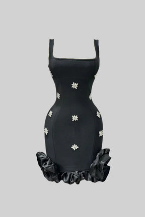 Vestido Mini Estruturado com Babados Esculpidos e Cristais Bordados à Mão