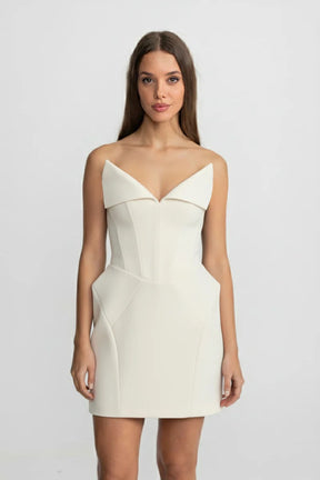 Vestido Tomara-que-Caia com Corpo Estruturado em Cetim