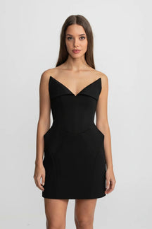 Vestido Tomara-que-Caia com Corpo Estruturado em Cetim