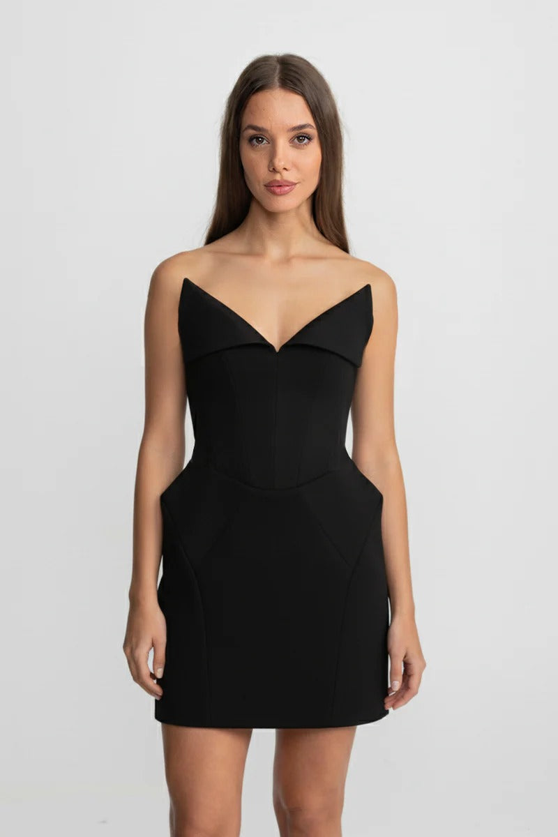 Vestido Tomara-que-Caia com Corpo Estruturado em Cetim