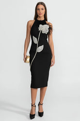 Vestido Midi Halter com Bordados à Mão e Plumas – Elegância Ícone de Festa