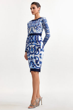 Vestido Dolce Midi de Cintura Alta com Estampa Exclusiva e Silhueta Esculpida