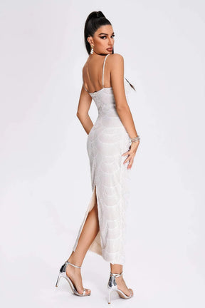 Vestido Halter com Bordado à Mão em Pedrarias e Recortes Sensuais – Elegância Escultural para Ocasiões Especiais