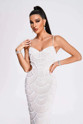 Vestido Halter com Bordado à Mão em Pedrarias e Recortes Sensuais – Elegância Escultural para Ocasiões Especiais