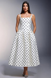 Vestido Longo Plissado com Estampa de Poá, Decote Quadrado e Bolsos Funcionais