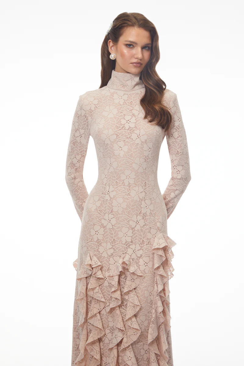 Vestido Estruturado com Gola Alta Suave e Detalhes Rendados