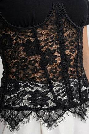 Blusa com Aplicação de Renda