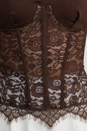 Blusa com Aplicação de Renda