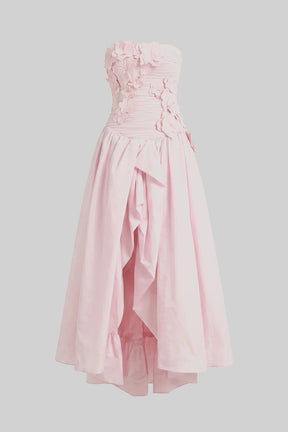 Vestido Rosa Fluido com Detalhes Florais