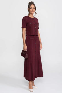 Conjunto Elegante em Tricot com Manga Curta e Saia