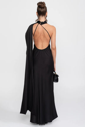 Vestido Longo Acetinado com Detalhe Torcido no Pescoço e Caimento Fluido