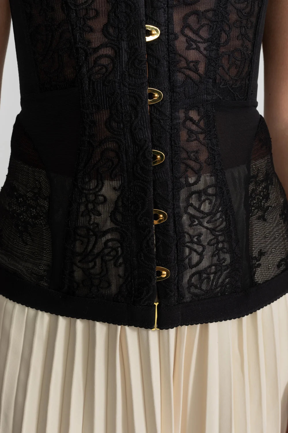 Corset Rendado Tomara que Caia Estruturado e Fecho Frontal