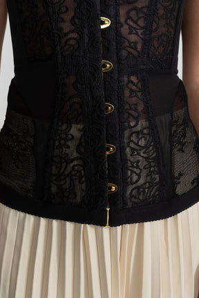 Corset Rendado Tomara que Caia Estruturado e Fecho Frontal