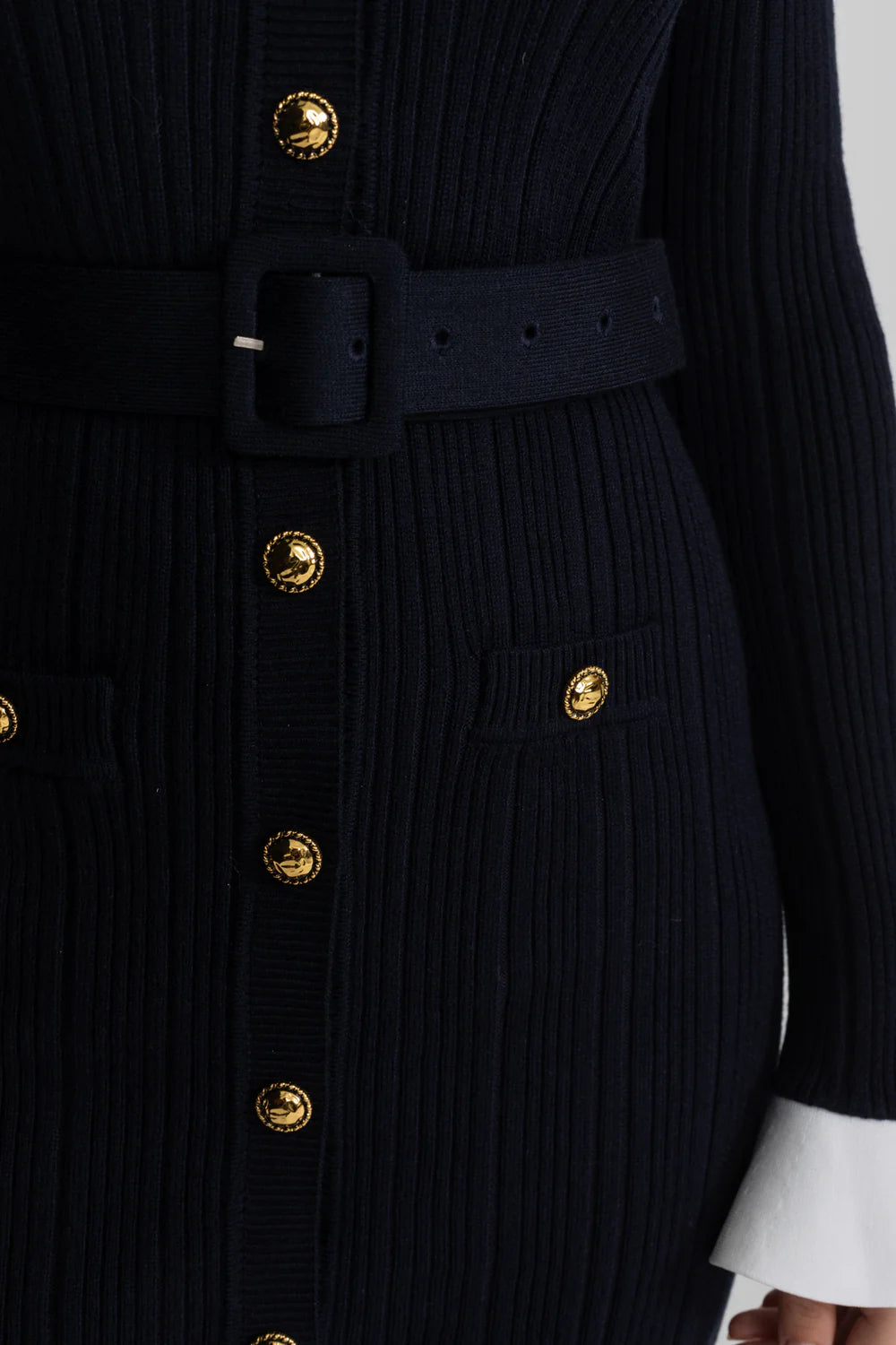 Vestido Midi Canelado com Detalhes em Splicing e Mangas Trombeta
