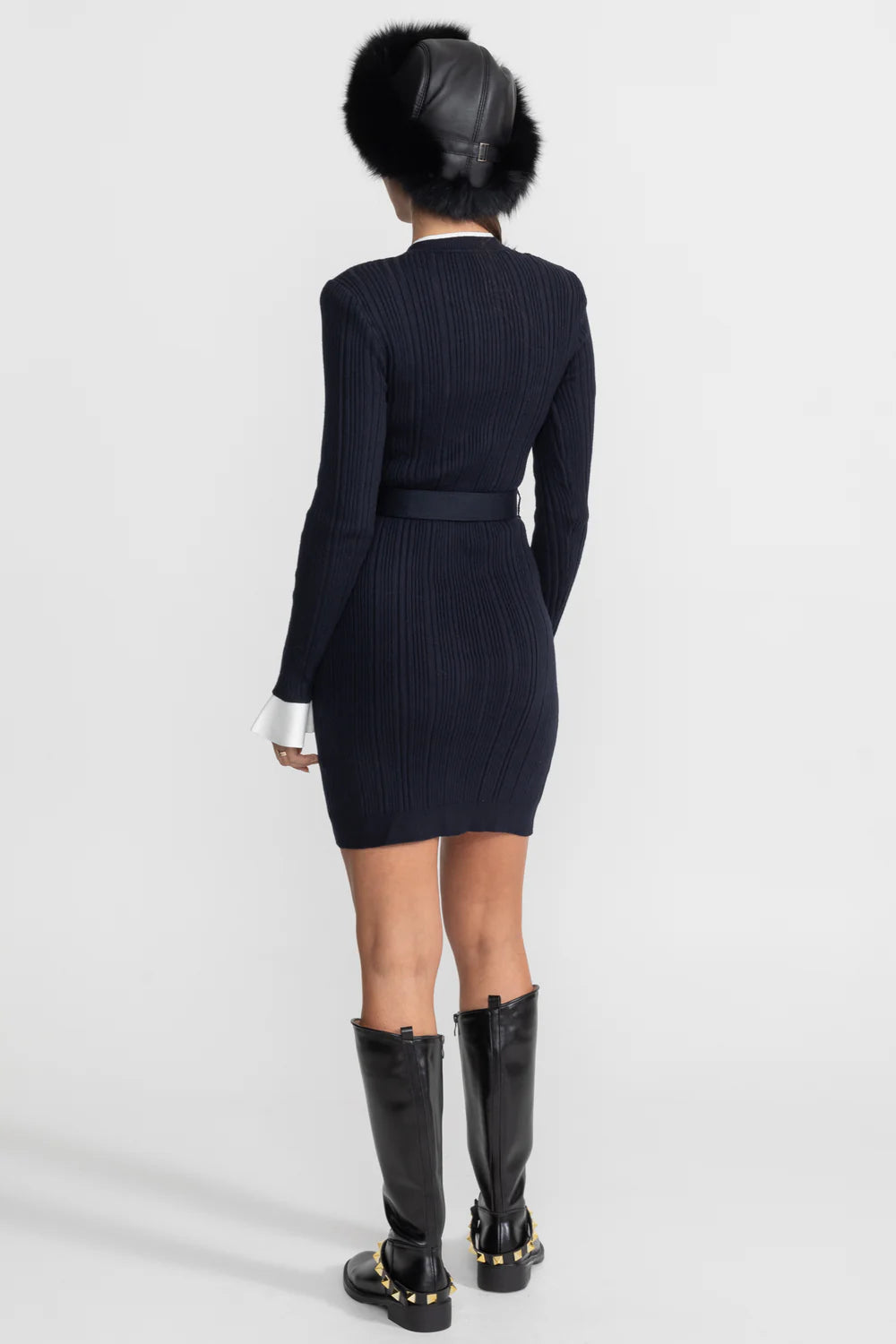 Vestido Midi Canelado com Detalhes em Splicing e Mangas Trombeta