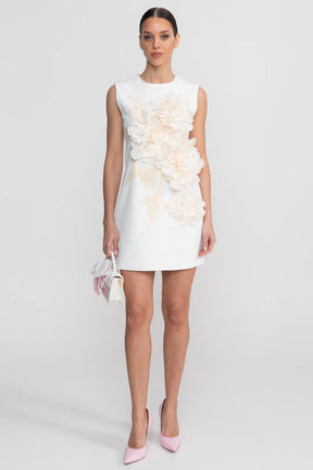 Vestido Curto Alfaiataria com Aplicações Florais em 3D – Exclusividade e Arte
