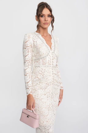 Vestido Elegante de Renda Mídium com Mangas Longas