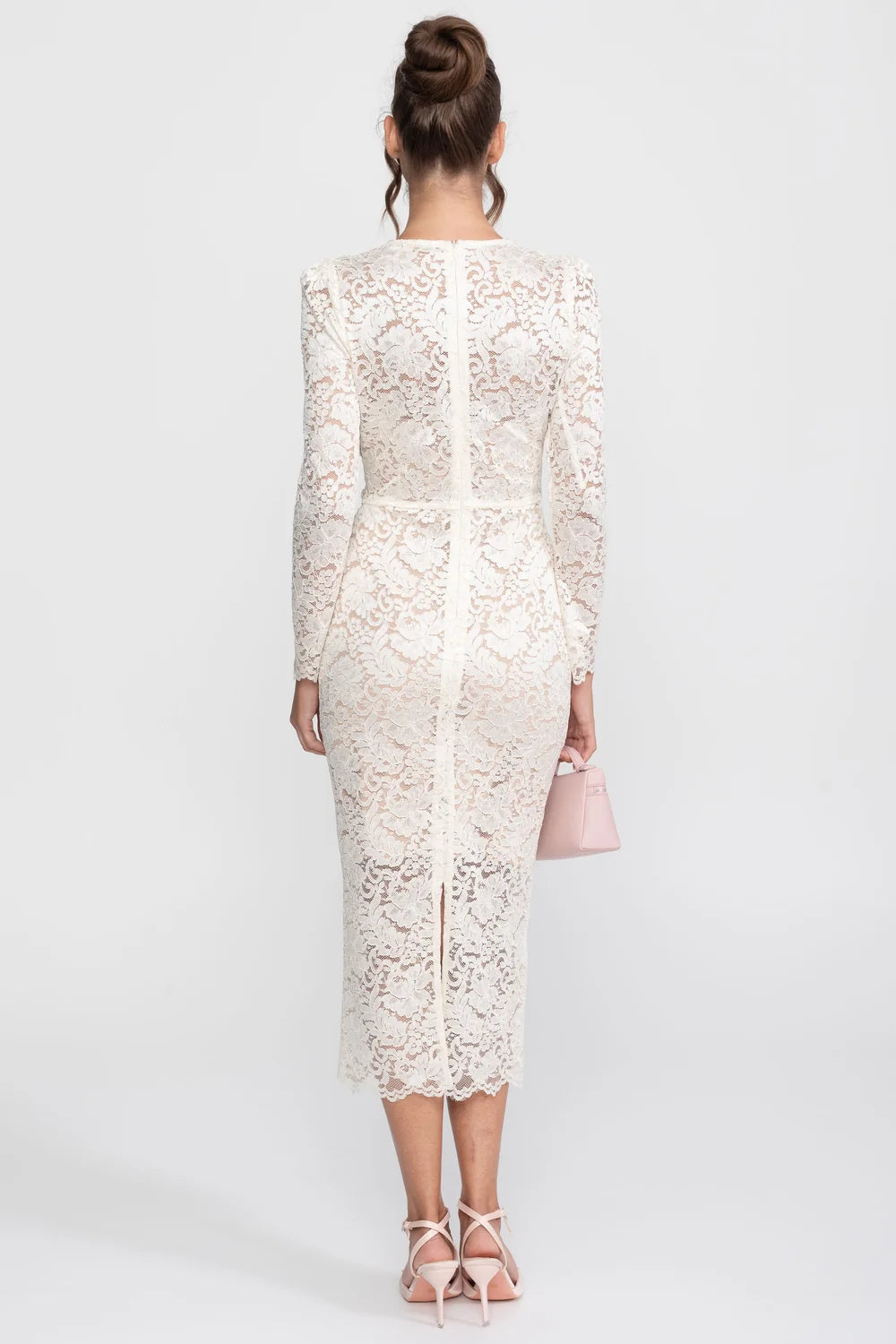 Vestido Elegante de Renda Mídium com Mangas Longas