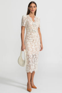 Vestido Midi em Renda Escultural com Cinto e Forro Acetinado