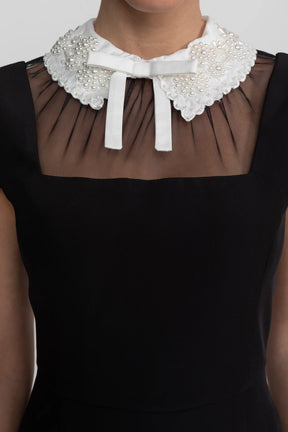 Vestido Longo Bordado e Gola Elegante