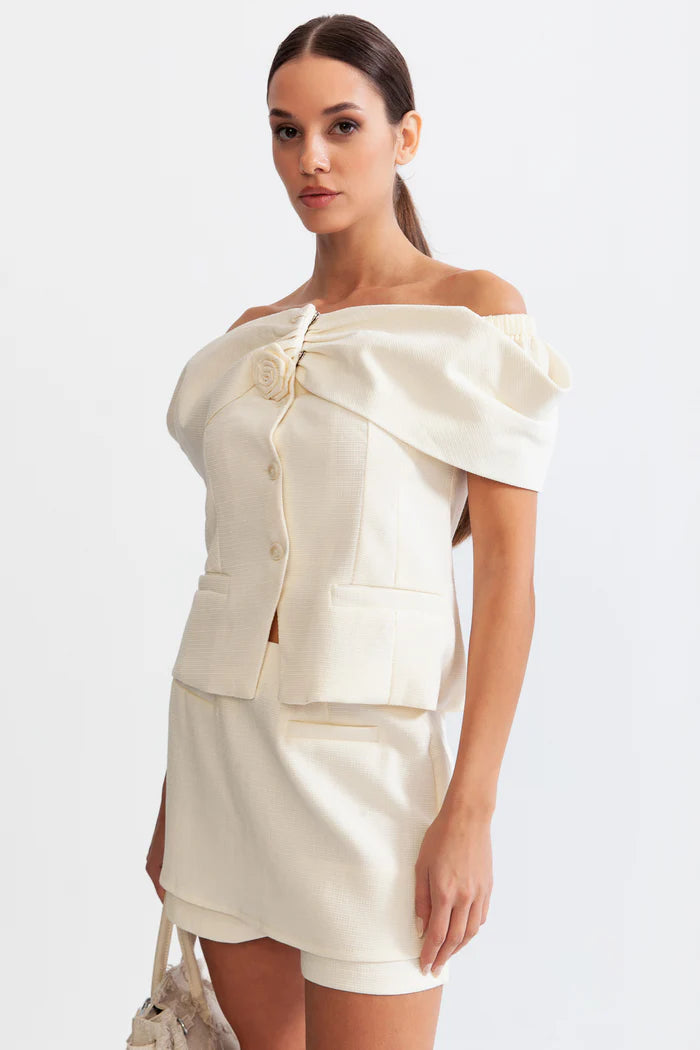 Conjunto Elegante Ombros recortados e silhueta ampulheta