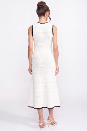 Vestido Mídi Decote V, Botões e Detalhe de Laço