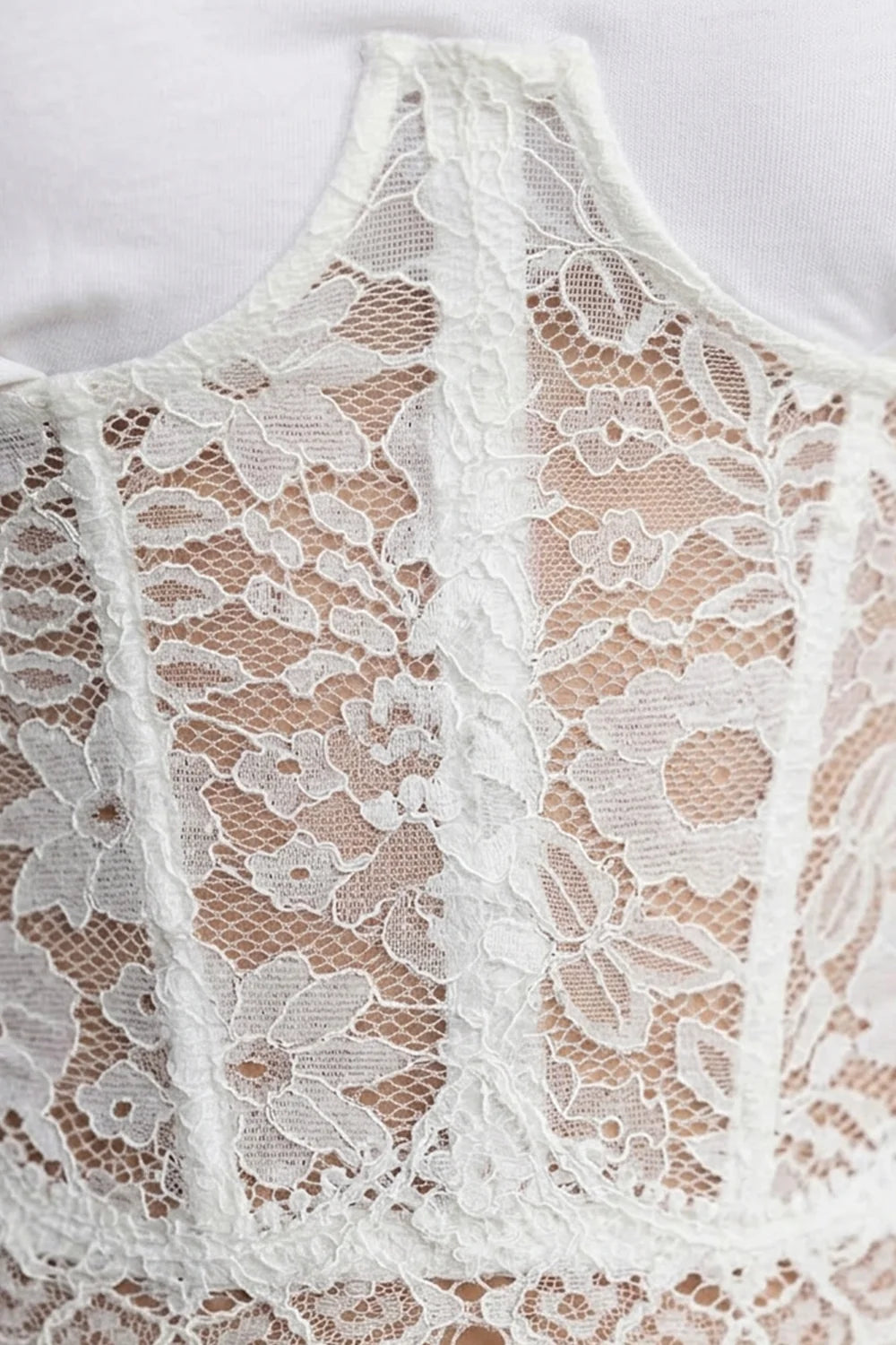 Blusa com Aplicação de Renda