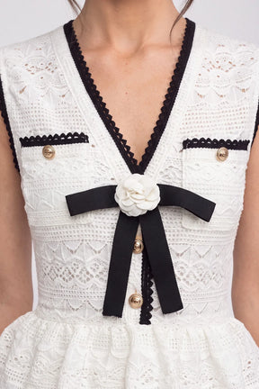 Vestido Míni de Alfaiataria Detalhe de Laço